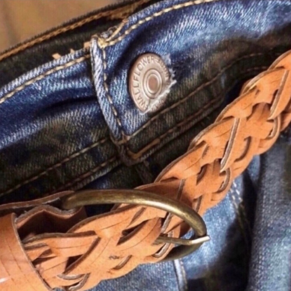 New Wallflower Jeans Women’s Bootcut Denim Blue Jeans & Belt Juniors 7/28 Reg - Picture 13 of 15